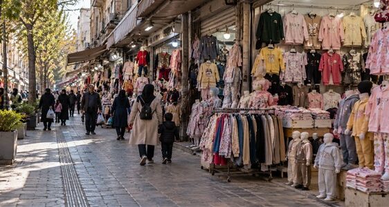 بازار عمده‌فروشی لباس بچگانه عبدل‌آباد تهران